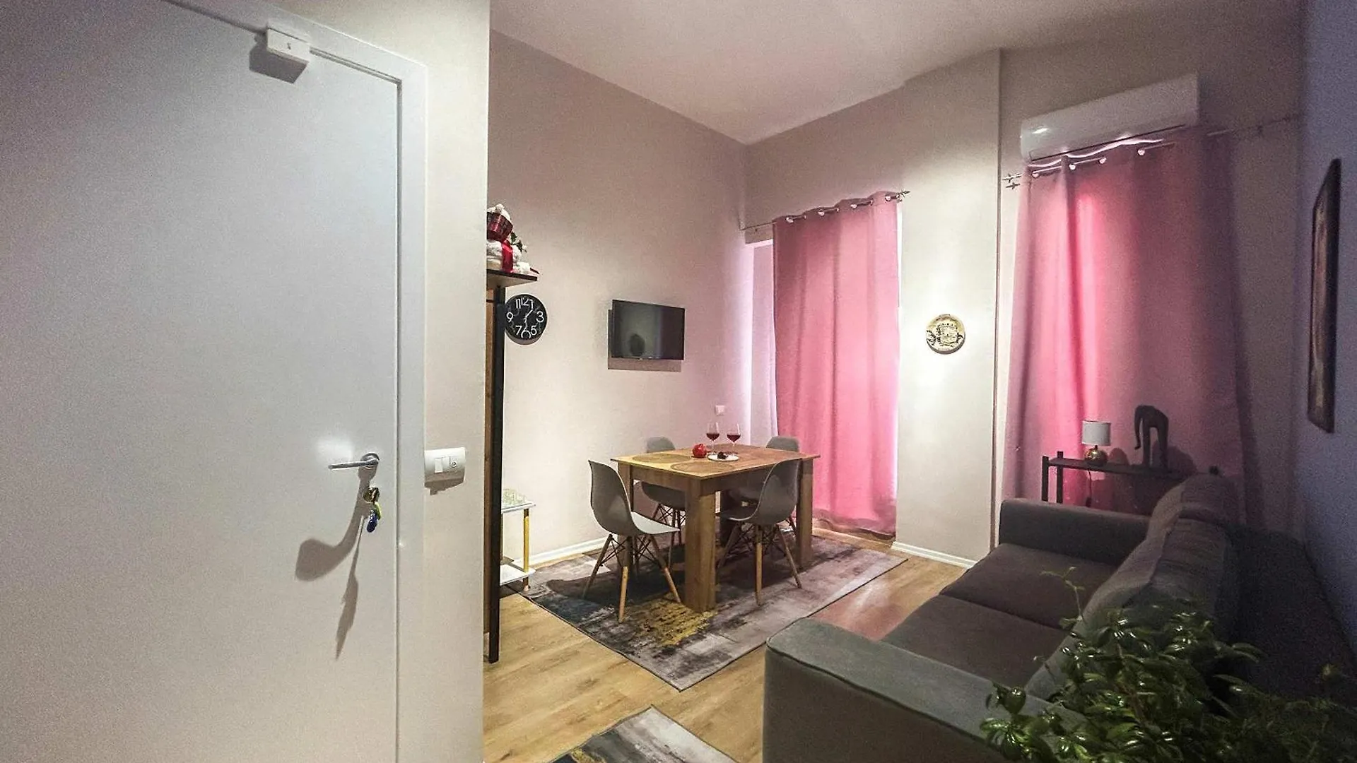 Apartment With Terrace 1319 Durrës