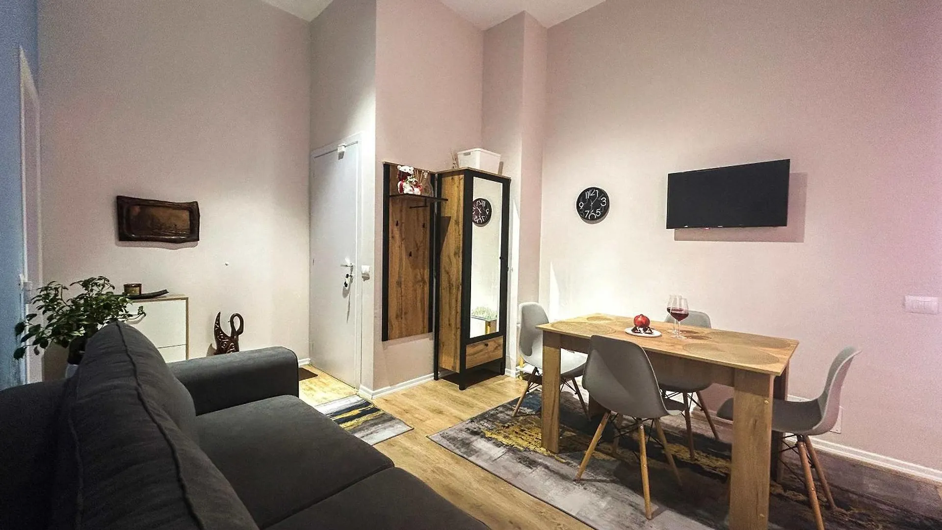 Apartment With Terrace 1319 Durrës Albania