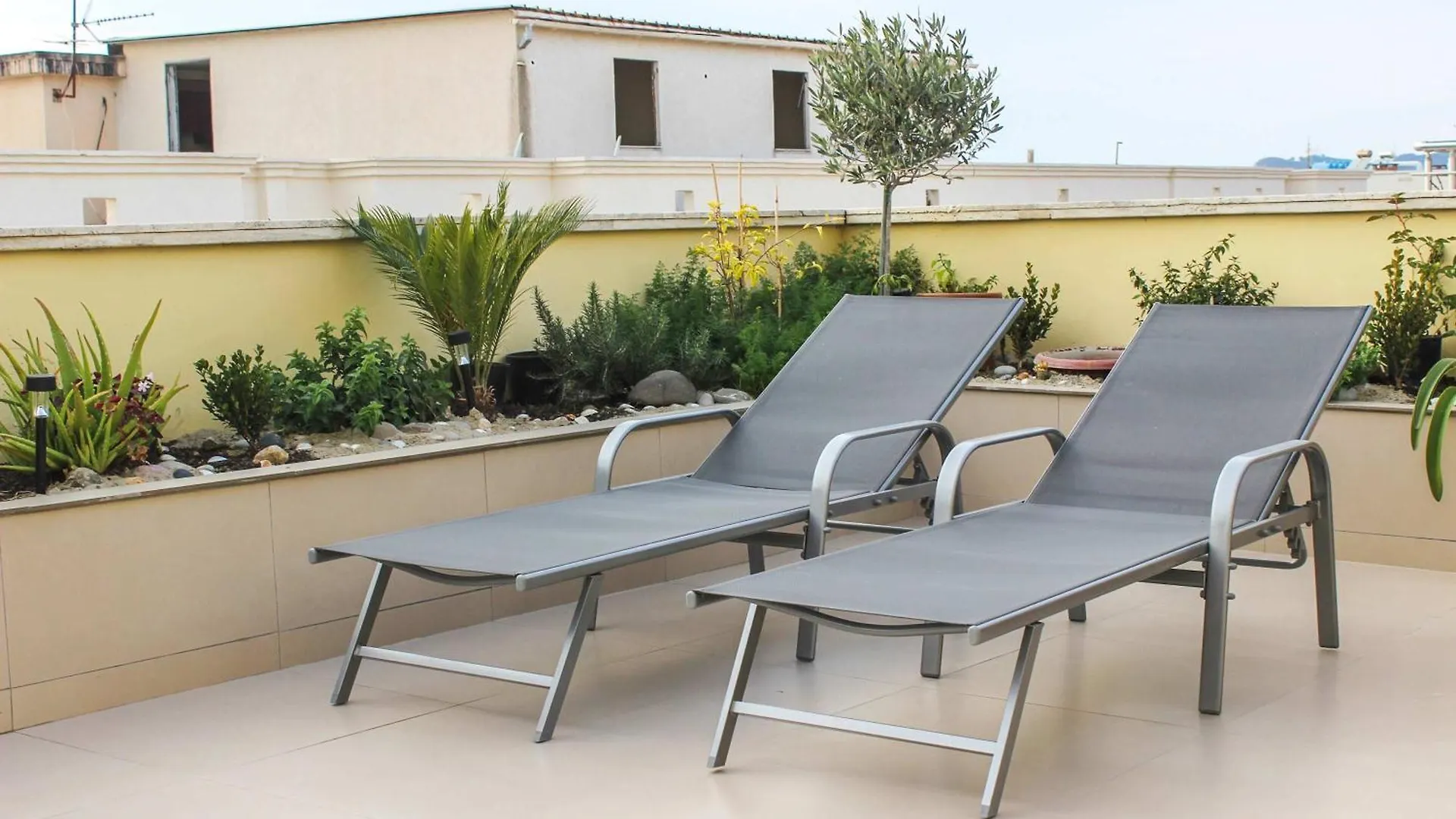 Apartment With Terrace 1319 Durrës Albania