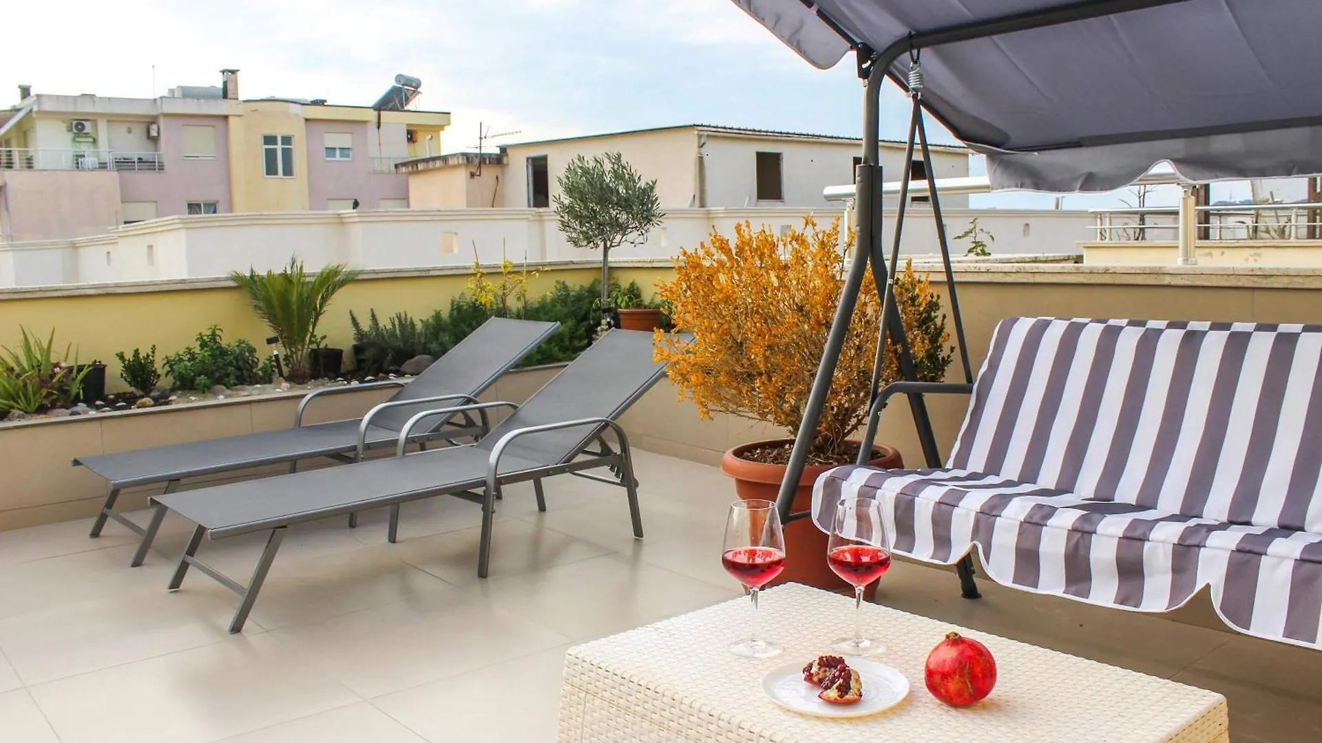 Apartment With Terrace 1319 Durrës
