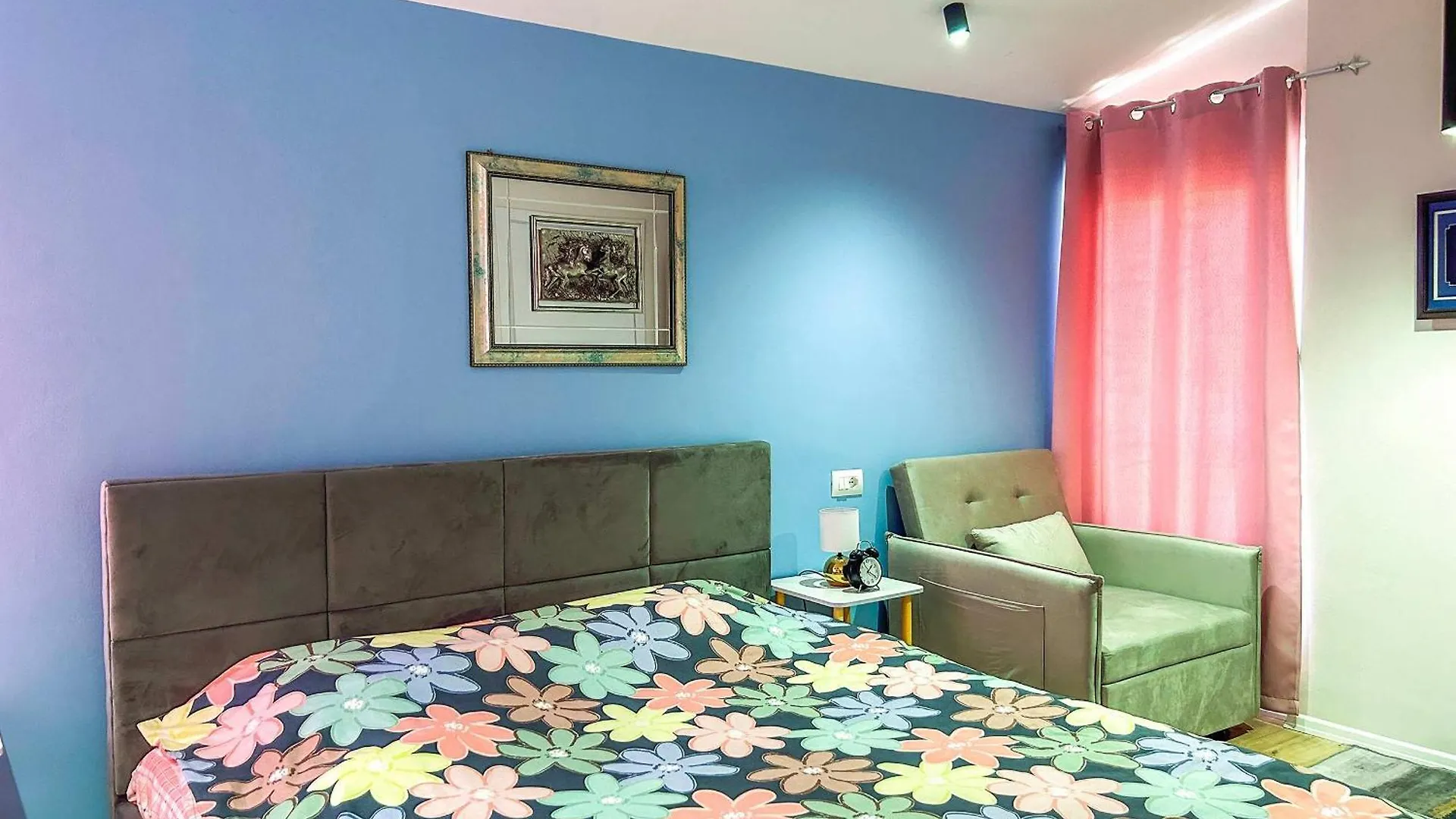 Apartment With Terrace 1319 Durrës